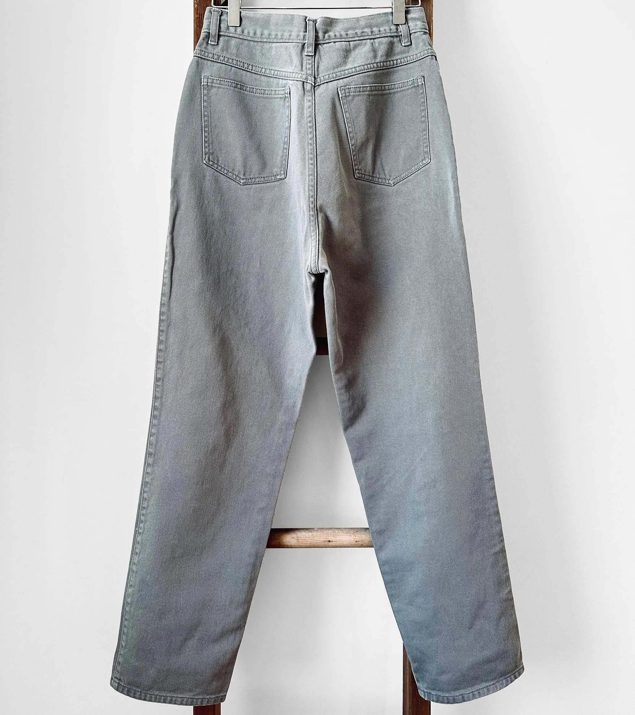 1980s - 1990s Grey Soft High-Waisted Tapered Leg Relaxed Faded Mom Jeans - Waist 28