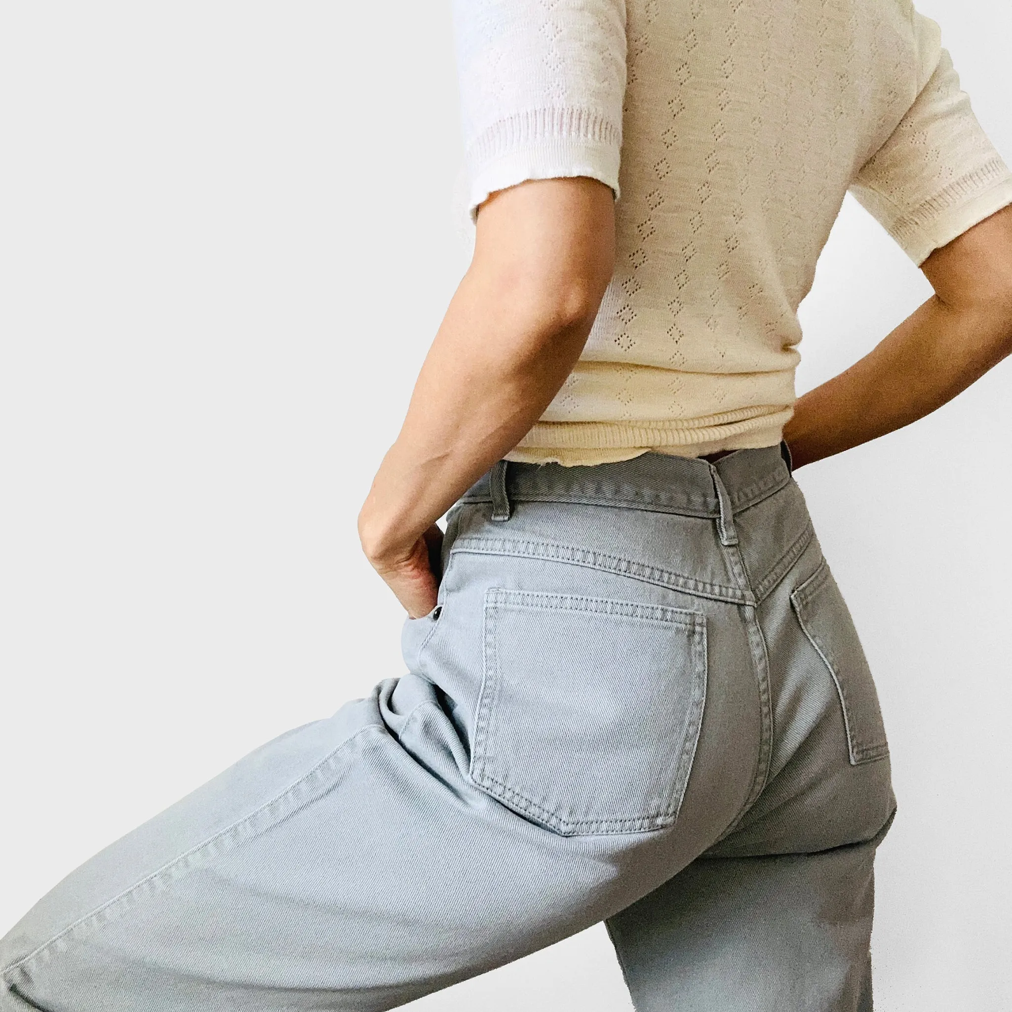 1980s - 1990s Grey Soft High-Waisted Tapered Leg Relaxed Faded Mom Jeans - Waist 28