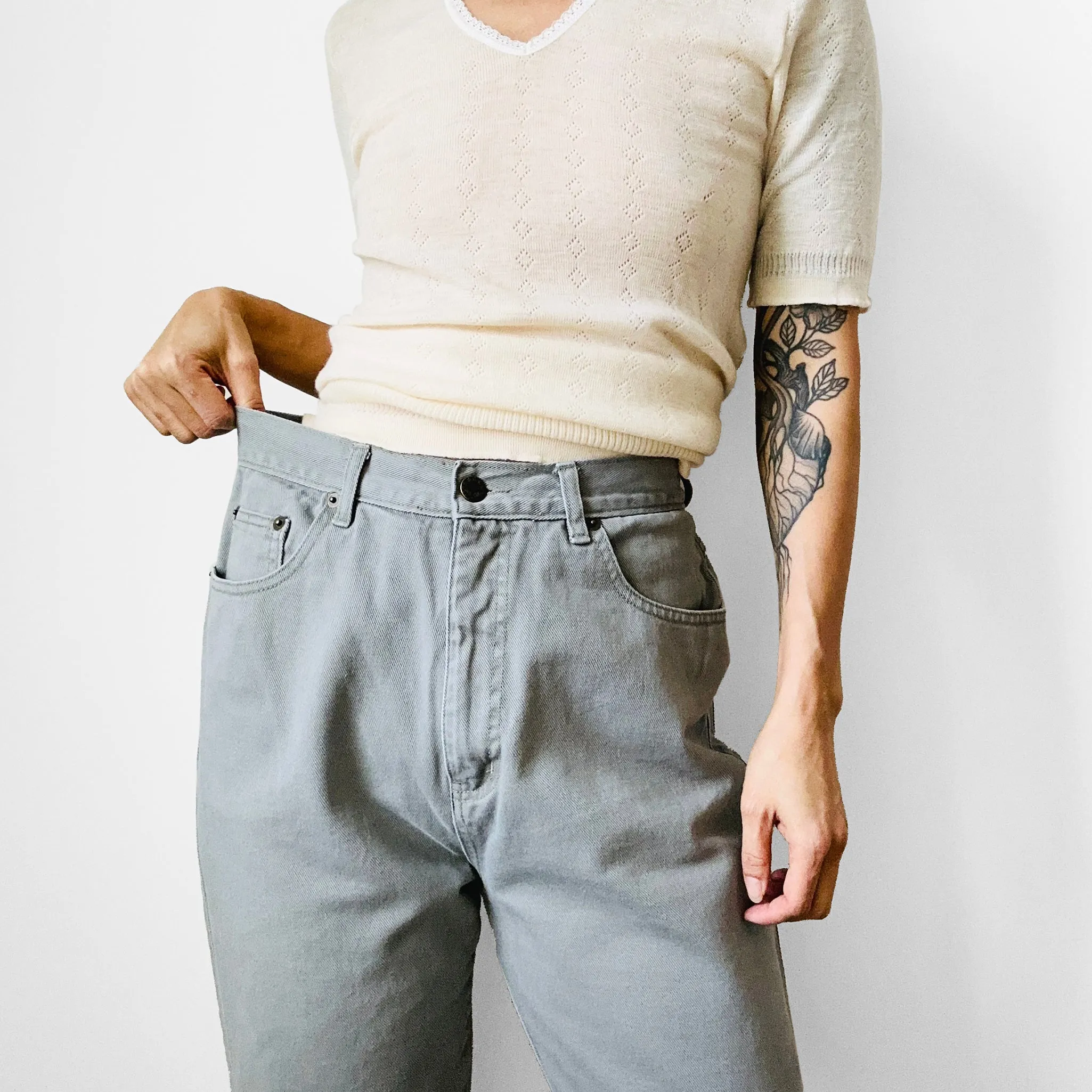 1980s - 1990s Grey Soft High-Waisted Tapered Leg Relaxed Faded Mom Jeans - Waist 28