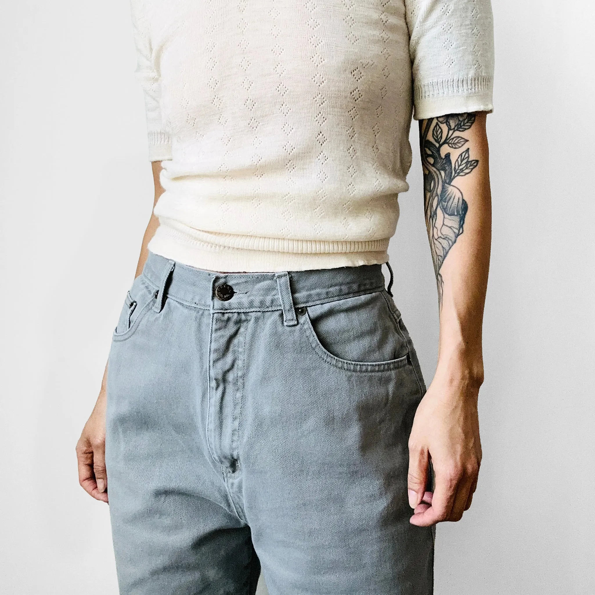 1980s - 1990s Grey Soft High-Waisted Tapered Leg Relaxed Faded Mom Jeans - Waist 28