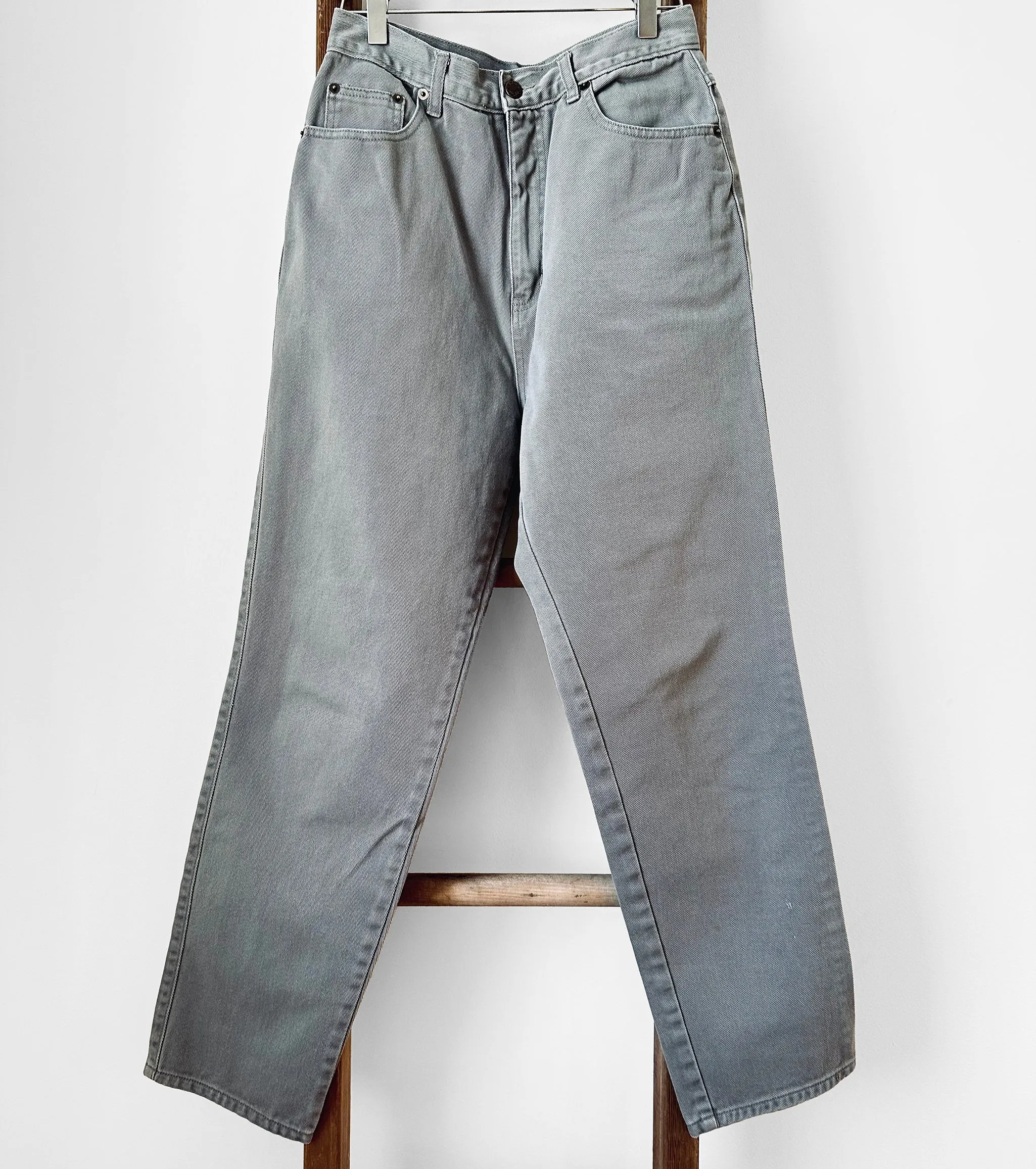1980s - 1990s Grey Soft High-Waisted Tapered Leg Relaxed Faded Mom Jeans - Waist 28