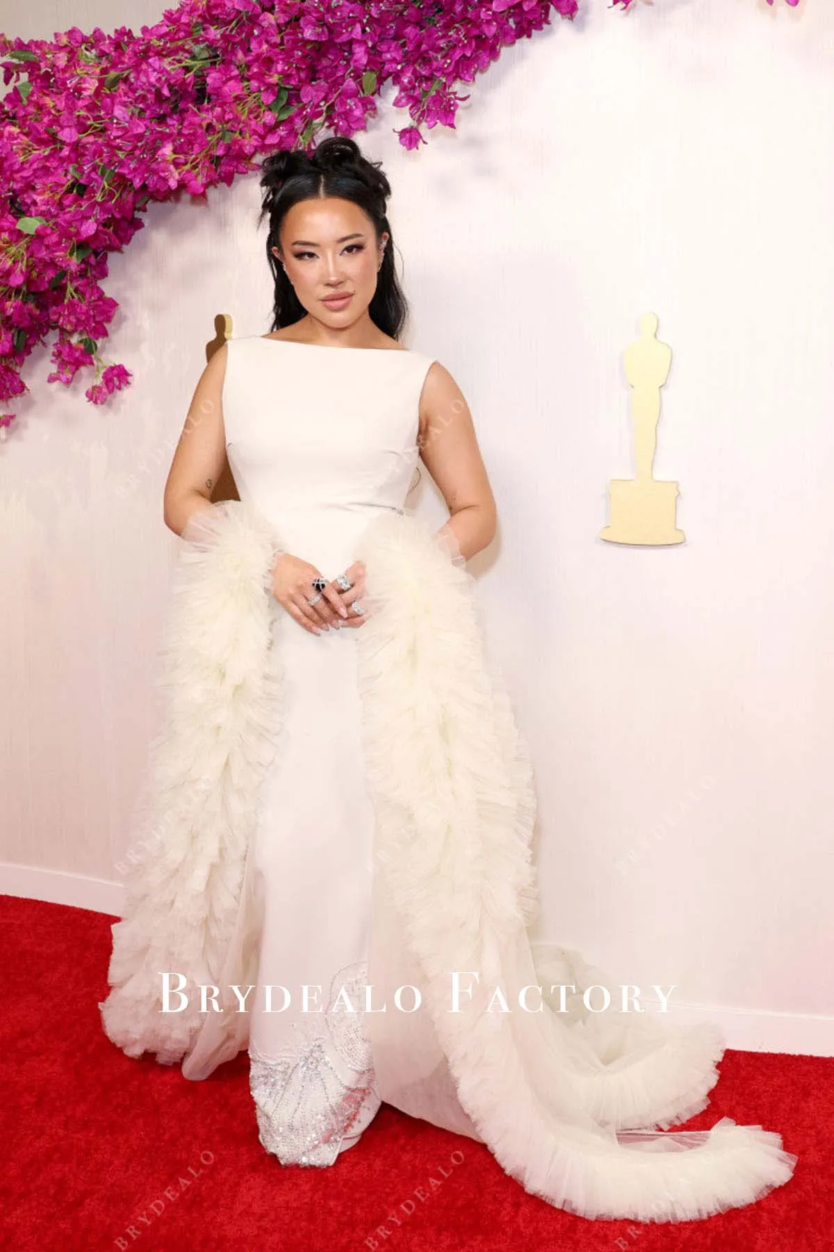 Ashley Yi 2024 Oscars Ivory Sheath Crepe Tulle Cape Dress