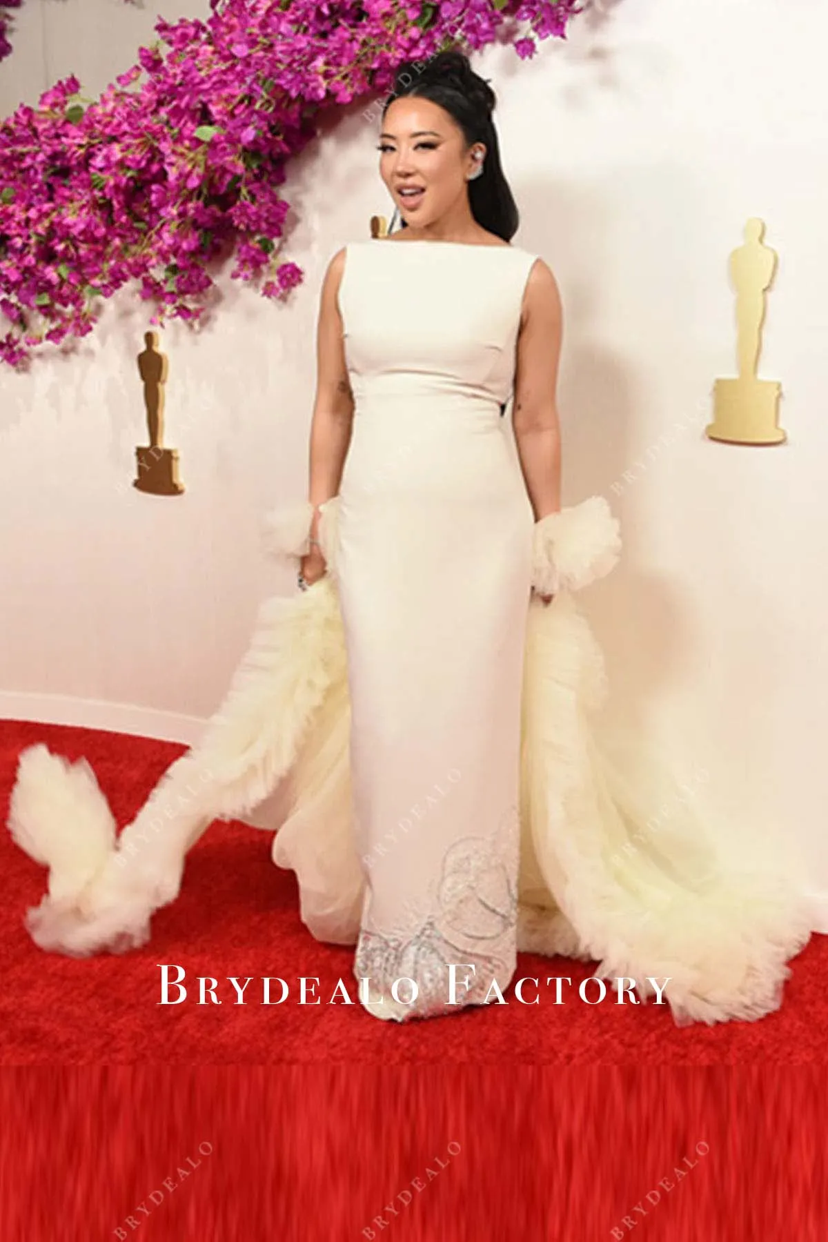 Ashley Yi 2024 Oscars Ivory Sheath Crepe Tulle Cape Dress