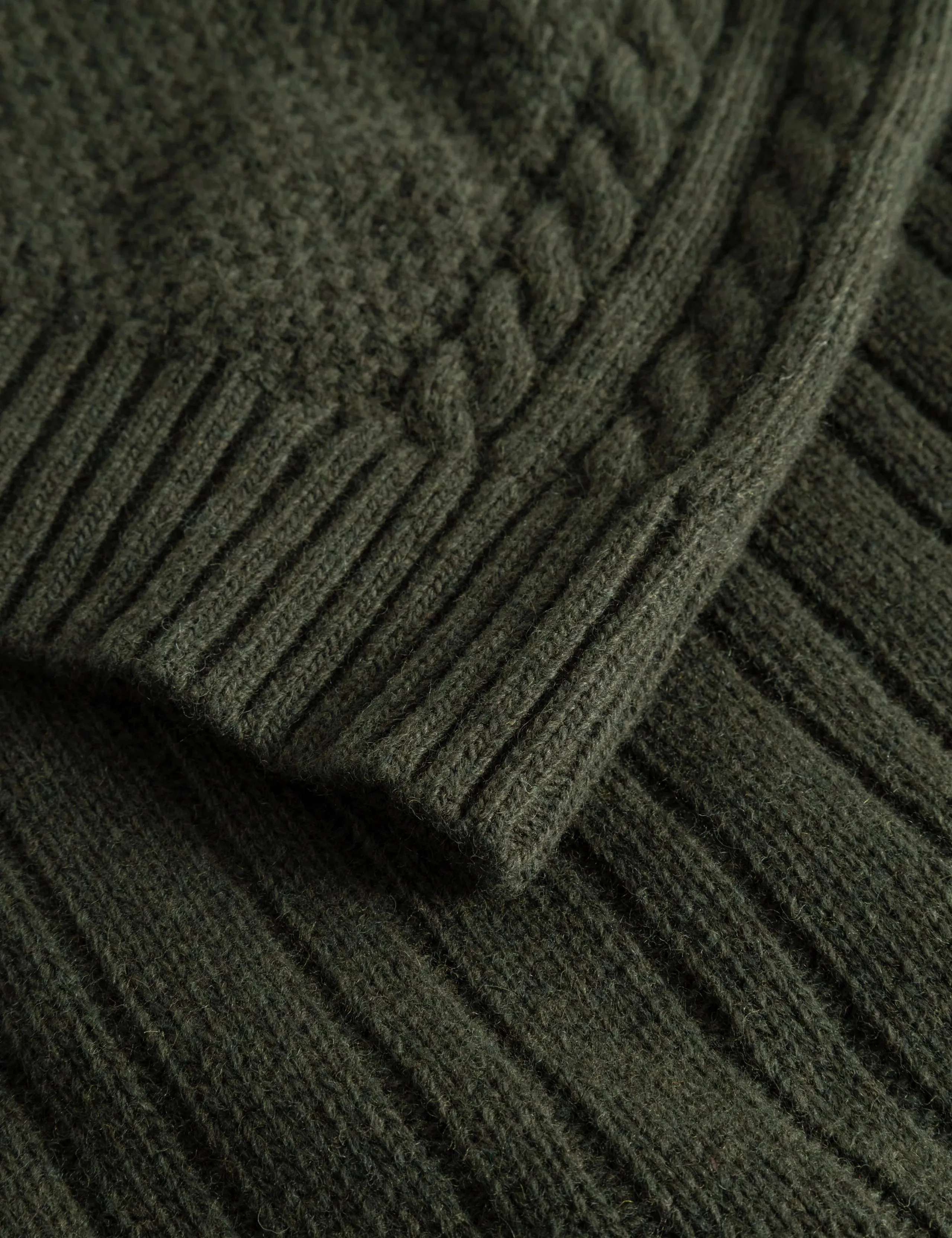 Hybrid Cable Knit | Dark Moss